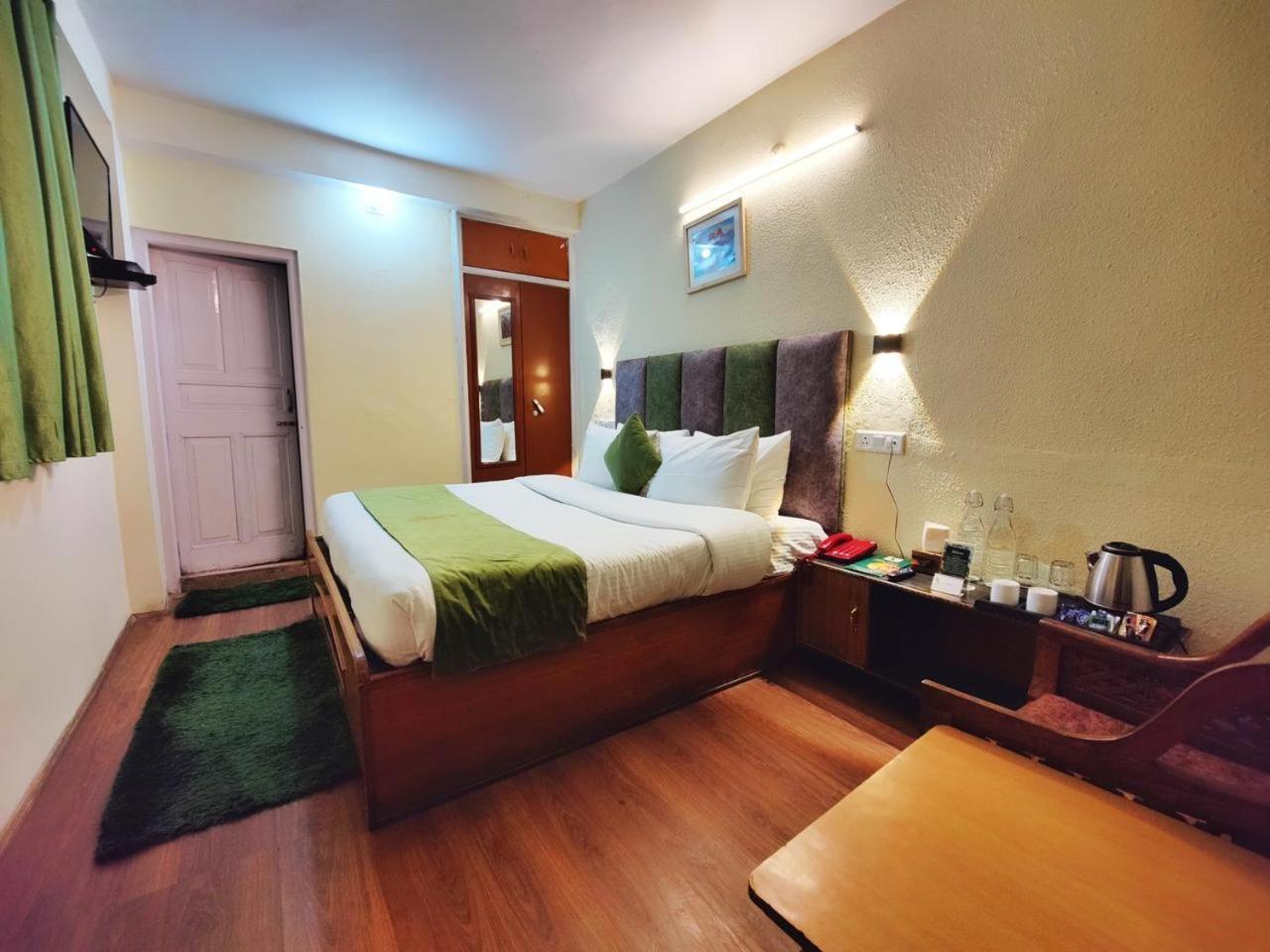 Jakhu Vibes Shimla Ngoại thất bức ảnh