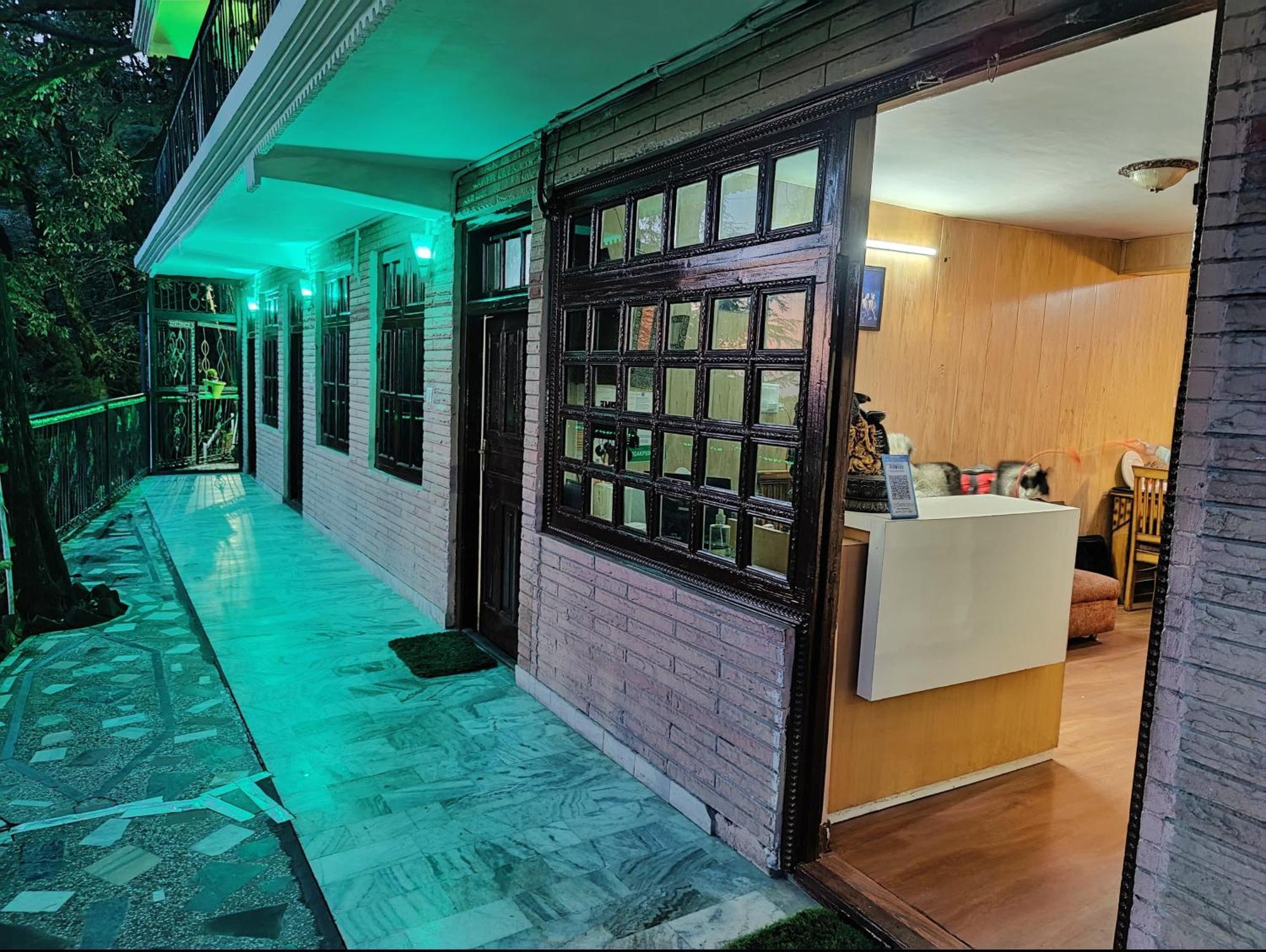 Jakhu Vibes Shimla Ngoại thất bức ảnh